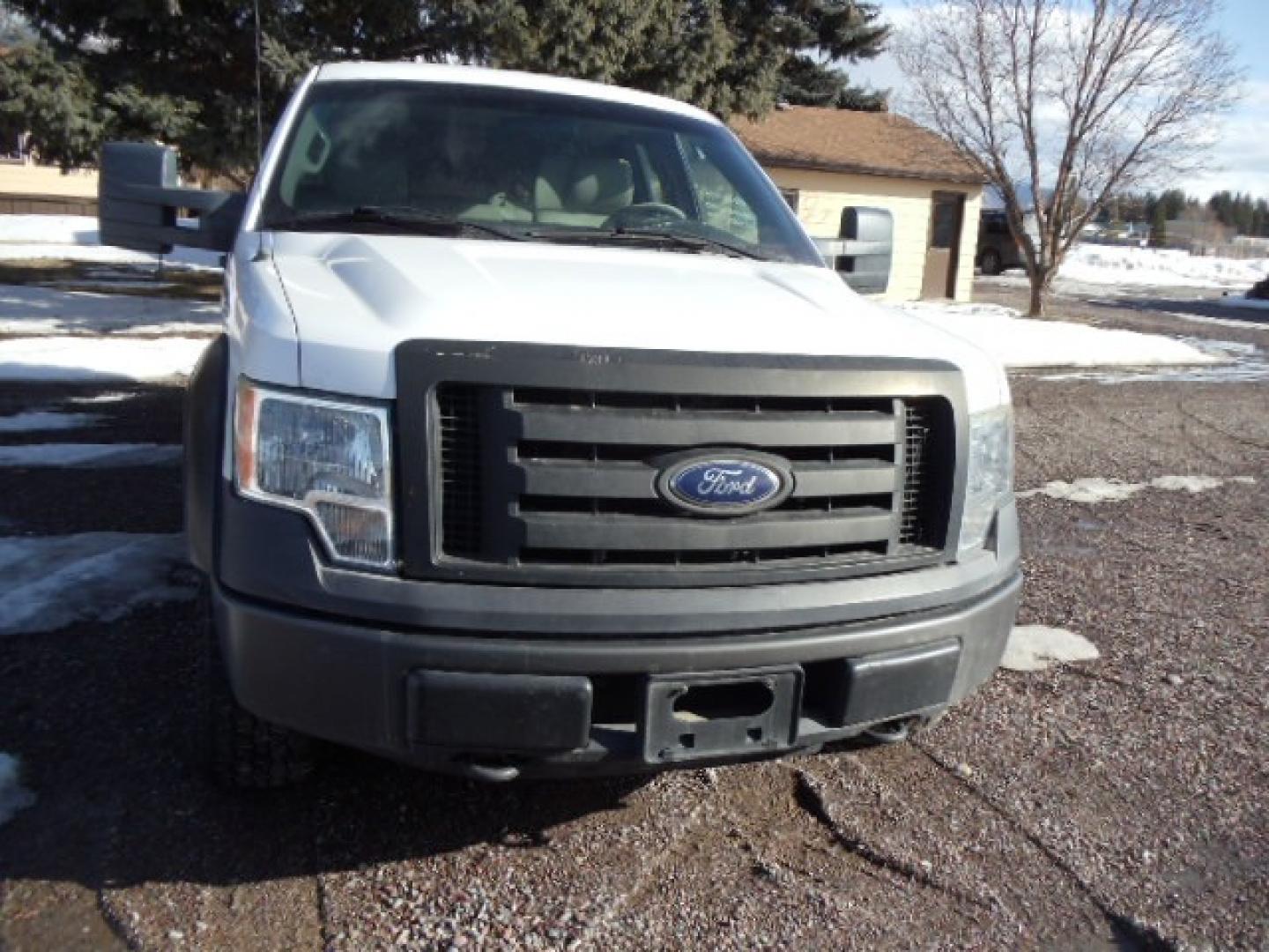 2010 White /Tan Ford F-150 XL (1FTVX1EV2AK) with an 5.4L V8 Gas engine, Automatic transmission, located at 5465 Highway 2 W., Columbia Falls, MT, 59912, (406) 892-4407, 48.352188, -114.240929 - Photo#1